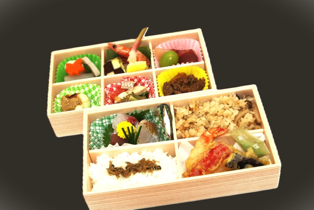 会席弁当　薄桜(うすさくら)